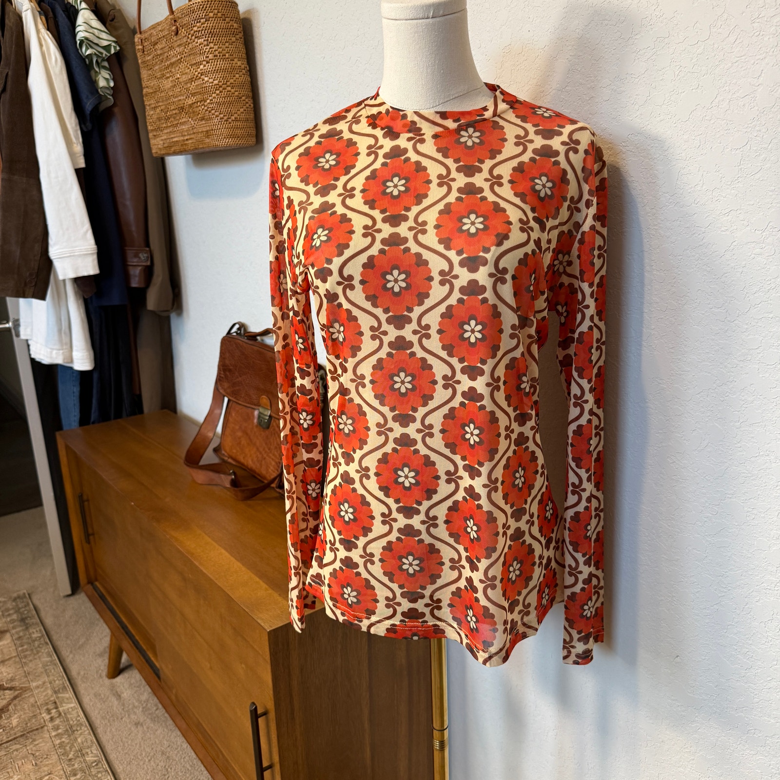 Women's Lil Bee's Bohemian Orange Cream Retro Floral Graphic Sheer Top Sz M New — image 5 of 8
